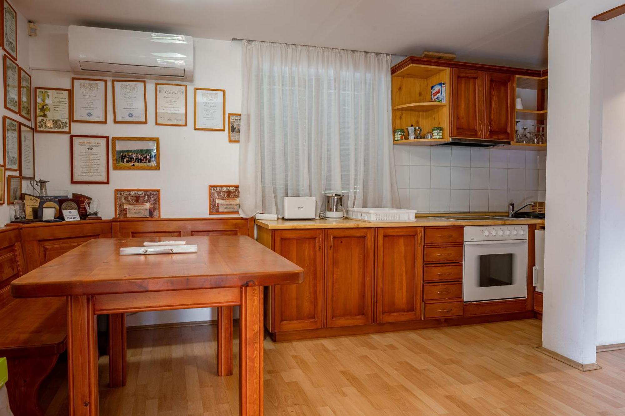 Förhénc Wine House&Guesthouses I-II-III Nagykanizsa Extérieur photo